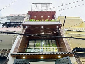 chính chủ xoay tiền cần bán gấp giá 3tỷ690. phổ quang, pn. dt 63m2 (4,2x15), shr, hđ thuê 27tr/1th.