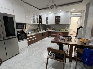 quá rẻ 16.2 tỷ còn bớt. nhà 3 tầng 93m2 (4.2x22) full nội thất cao cấp. đường vành đai tây, quận 2.