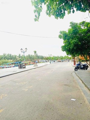 bán nhà mặt phố chợ đêm view sông bạch đằng, minh an, hội an, quảng nam,109.2m2, hot!