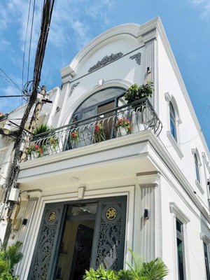 chính chủ bán gấp giá 3tỷ640, bạch đằng, tân bình. dt 62,5m2 (5mx12,5m), shr, hđ thuê cao 28tr/1th.