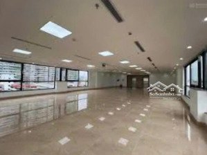 hiếm! bán tòa nhà vp mặt phố hoàng quốc việt dt 270 m2 x mt 11 m x vị trí uy phong!