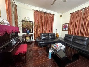 biệt thự nhóm 3 hàng chuối 146m2 4tầng mt5m giá sốc 39 tỷ vị trí kim cương 