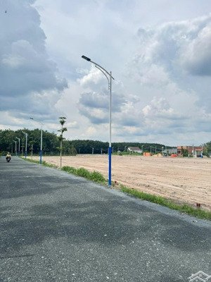 bán nhanh 559tr lô đất 140m2 nhánh đường cao bá quát tx chơn thành, kế bên kcn minh hưng 3