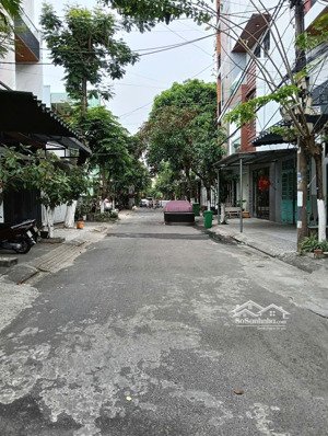 chính chủ cần bán đất tặng nhà đường hòa minh 14. đường 5n5 lề 3m. lh 