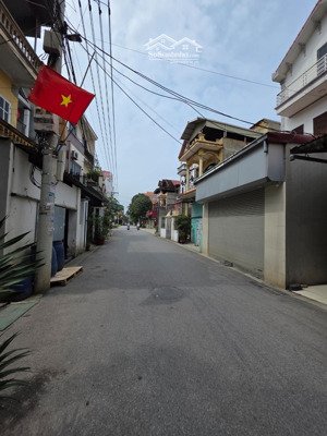 thửa đất lô góc tân quang, văn lâm, ô tô tránh thông bàn cờ,kinh doanh, dòng tiền,ở sướng, tiện ích