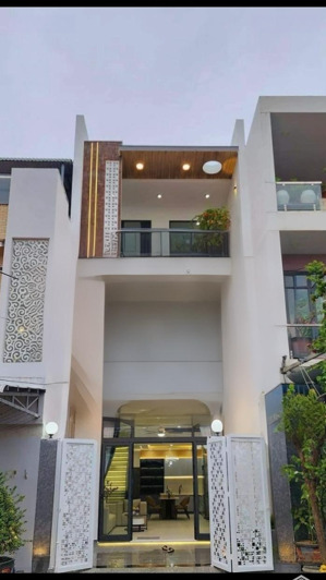 bán gấp nhà bạch đằng phường 14 kết cấu 2 tầng giá 3tỷ065 !