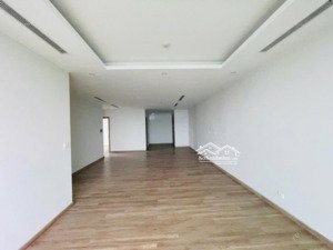 căn chung cư cao cấp landmark 1 tại ecopark, có bồn tắm, xông hơi, view hồ thiên nga, trung tâm