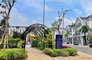 bán gấp: căn biệt thự :192m2/mt:11m/đường 16m/giá 31 tỷ /gần công viên/dự án :euro window gia lâm.