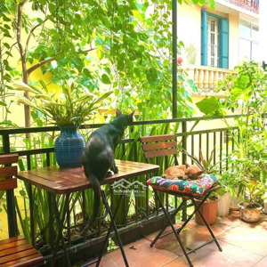 penhouse biệt thự gần hồ trúc bạch - 3 thoáng - balcon vintage. tầng 3+4, sử dụng 130m, 4 phòng đẹp