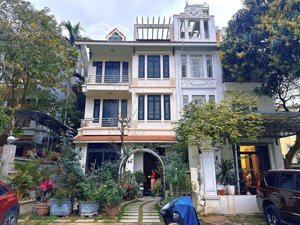 cho thuê nhà làm văn phòng , cửa hàng , thái hà , dt 60m x6t mt 6m giá 35tr , lh 