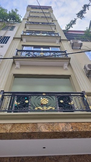 24.5 tỷ - mặt phố trung tâm khu ba đình - 48m2 - mặt tiền 4.5m - 9 tầng thang máy - sầm uất.