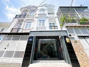 nhà ô tô đổ cửa trung tâm thị trấn nhà bè 3 tầng cách quận 7 chỉ 1km giá 5tỷ750