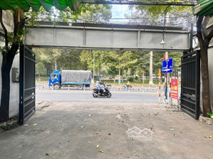 cho thuê mặt bằng chợ cổng 10 tại bùi văn hòa, 50 triệu, 720m2, hàng hiếm tại long bình