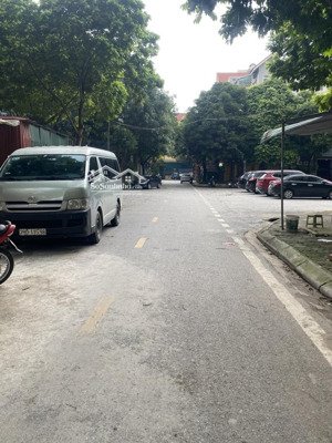 cho thuê nhà liền kề mễ trì thượng, quận nam từ liêm, dt 100m2 x 4 tầng, giá 28 tr/th