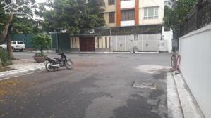 Bán GẤP BT Vườn Đào Quận Tây Hồ 120m2-7T MT8m VIEW Vườn Hoa 58 Tỷ Võ Chí Công.