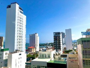 bán căn studio scenia bay view đông nam. lh thuý hoà