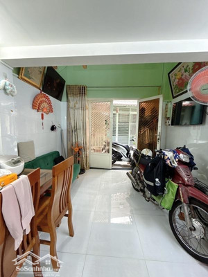 ngay trung tâm q10 - 27m2 - 3 tầng - nở hậu - an ninh - chỉ hơn 4 tỷ
