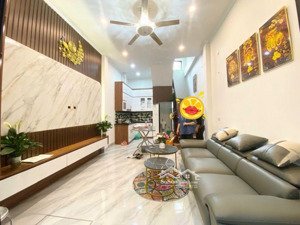 trung tâm thanh xuân. ngõ thông - gần phố - thoáng trước sau. nhà dân xây - thẳng tắp ra phố