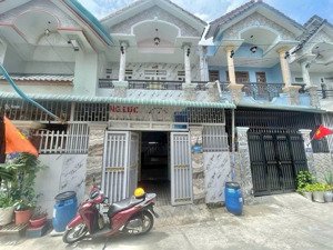nhà 72m ngang 5,2m 3p ngủ ,gần chợ , gần nhà thờ dĩ an. gần bigc go