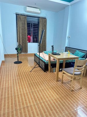 cho thuê phòng thêu rộng rãi giá siêu hời tân phú giá rẻ nhất khu vực