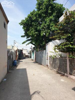 nhà cấp 4 hẻm xe hơi hẻm 144 đường 138, Tân Phú, Quận 9, DT 70m²/4.8 tỷ TL.