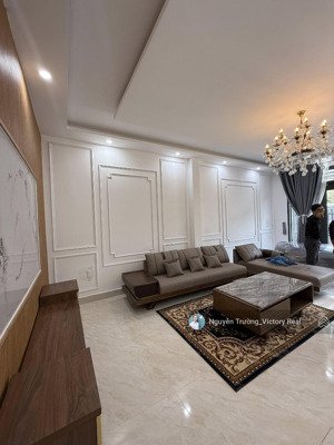 bán nhà phố mặt tiền đường p.04, trung tâm đà lạt giá chỉ 8.6 tỷ, 1 km tới hồ xuân hương