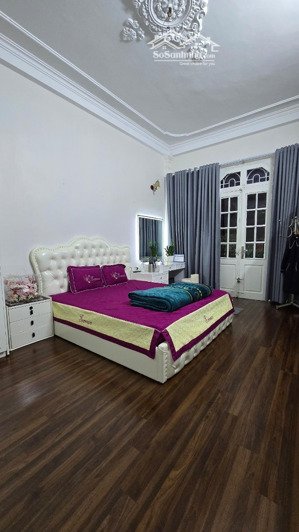 bán nhà đường la thành 32m-5tầng-giá 5.9tỷ, cách phố 50m ôtô tránh, ngõ thông, nông