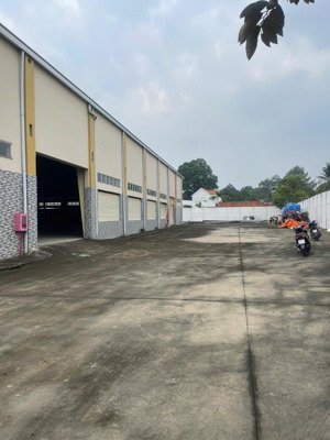 kho xưởng cho thuê quận 12 , dt: 2,700m2 và 4,500m2 , đường container 24h