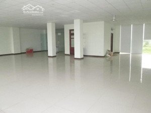 cho thuê nhà mặt đường phạm văn đồng, anh dũng, mặt tiền 15m, dtmb 375m2, nhà 3 tầng thông sàn đẹp