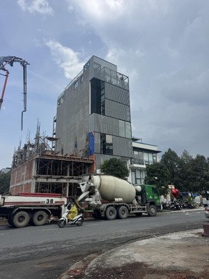 đất trung tâm q2 xây 7 tầng chỉ 320tr/m2 đường 20m, giá hợp lý lh ngay 