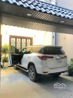 nhà tây hồ, xây 50m, còn 31m sân, ô tô vào nhà (xem ảnh). 13 tỷ nhỉnh.