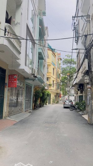 bán nhà phân lô xây mới, ô tô dừng đỗ bùi xương trạch dt 46m2 x 7 tầng mt 4.3m. gía 18 tỷ có tl