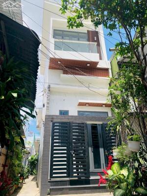 NHÀ MỚI 1 TRỆT 1 LẦU PHƯỜNG 9 VĨNH LONG