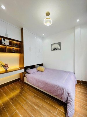 bàn nhà an bình , q5 , 42m2 , 1t1l + 2pn , giá : 2 tỷ 5 , hẻm oto , xung quanh kinh doanh buôn bán