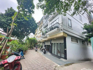 bán nhà tân mai, phân lô, ga ra ô tô, view hồ thoáng mát
