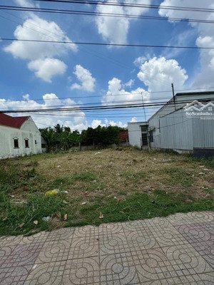 ra nhanh lô đất đẹp ngay chợ long hựu tây, cần đước, 470 triệu, 120m2, gần ubnd, sổ hồng riêng