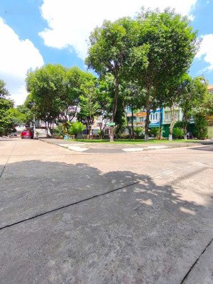 nhà 4 tầng - ngay công viên nội khu-sát công viên làng hoa gò vấp. khu phân lô cao cấp ô tô đỗ cửa