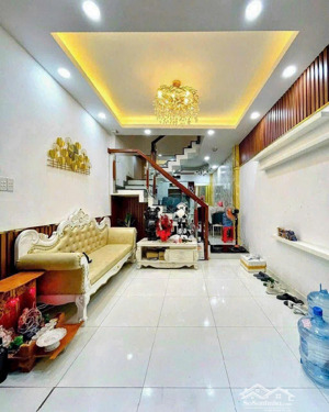 thanh lý căn nhà thành thái quận 10 giá chỉ 3tỷ2 mua đầu tư cho thuê hiện trạng mới đẹp hợp mắt