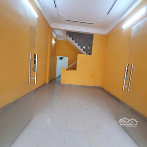 cho thuê nhà nguyên căn giá siêu tốt trần não