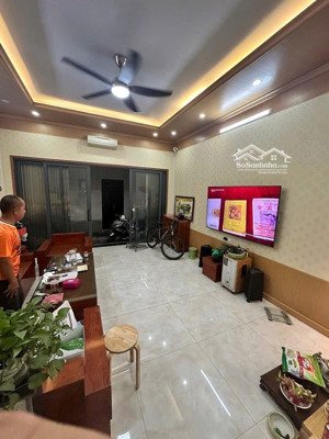 trung tâm ba đình - ô tô đỗ cửa - 1 nhà ra phố vĩnh phúc - 100m ra mặt phố hoàng hoa thám