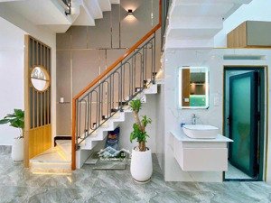 chủ bán gấp căn nhà đường 5a, phước bình quận 9 xe hơi đi lại thoải mái giá 3tỷ300tr tl