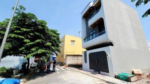 hot. nền 2 tỷ 7, sổ hồng riêng |5x10m | vừa túi tiền, ngay chợ đệm, ủy ban nhân dân, trường học