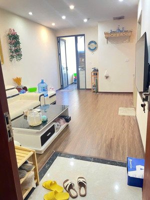 giá rẻ bất ngờ - nhận nhà ở ngay - vị trí thuận lợi giao thông: xe buýt, tàu điện trên cao