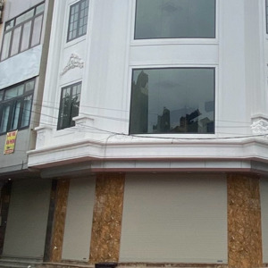 hoàng quốc việt kéo dài - phân lô vỉa hè - 3 mặt tiền - hơn 29 tỷ.