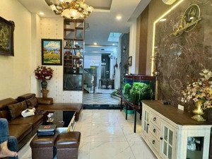 nhà đẹp [4x 28] 1 lầu 3pn,1 phòng thờ,3wc,full nội thất hẻm 738 quốc lộ 1a,binh tân