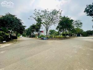 CC EM BÁN 111M2 VÙNG LÕI CNC HÒA LẠC