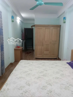nhỉnh 4 tỷ nhà 4 tầng ngọc hồi, 42m2 mặt tiền 4m, ô tô đỗ cách 50m
