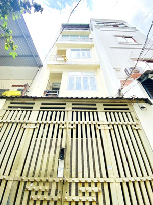 (gà đẻ trứng vàng) nhà cách mạng tháng 8 - 80m2 - 3.9x20m - 16 phòng - sẵng dòng tc 40tr/th -8.95tỷ