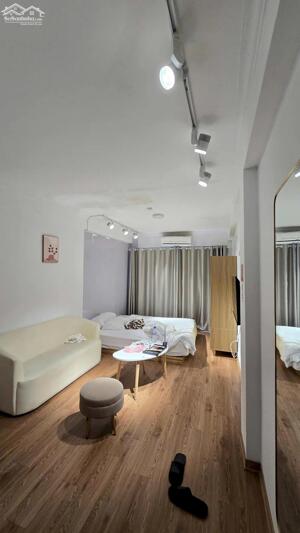 Chính chủ bán gấp nhà Mặt phố Kim Mã giá 17.8 tỷ, 40mx4 tầng, Hè 3m