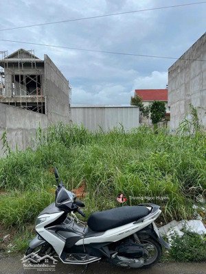 kẹt tiền xoay vốn bán đất đường d5, phường 5 gần chợ trà vinh dt 120m2 giá 600 triệu shr